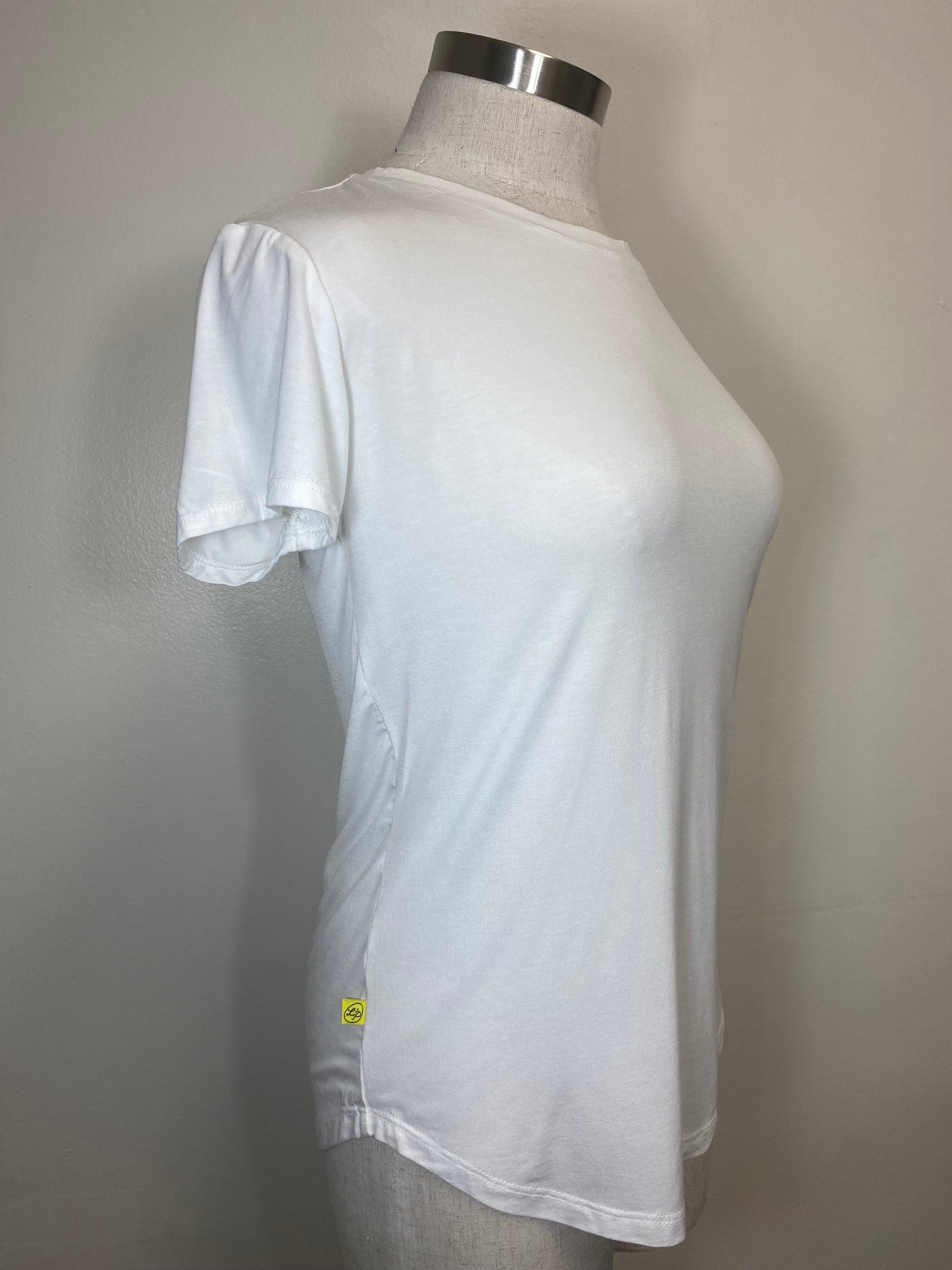Tennis white shirt for women's tennis player