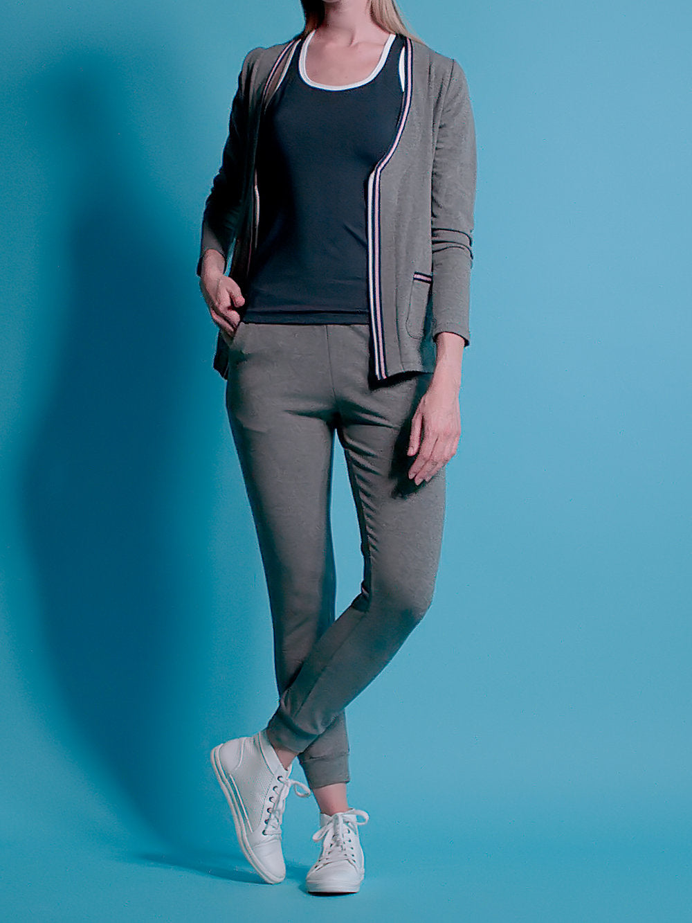 Women's workout joggers with matching jacket in grey.
