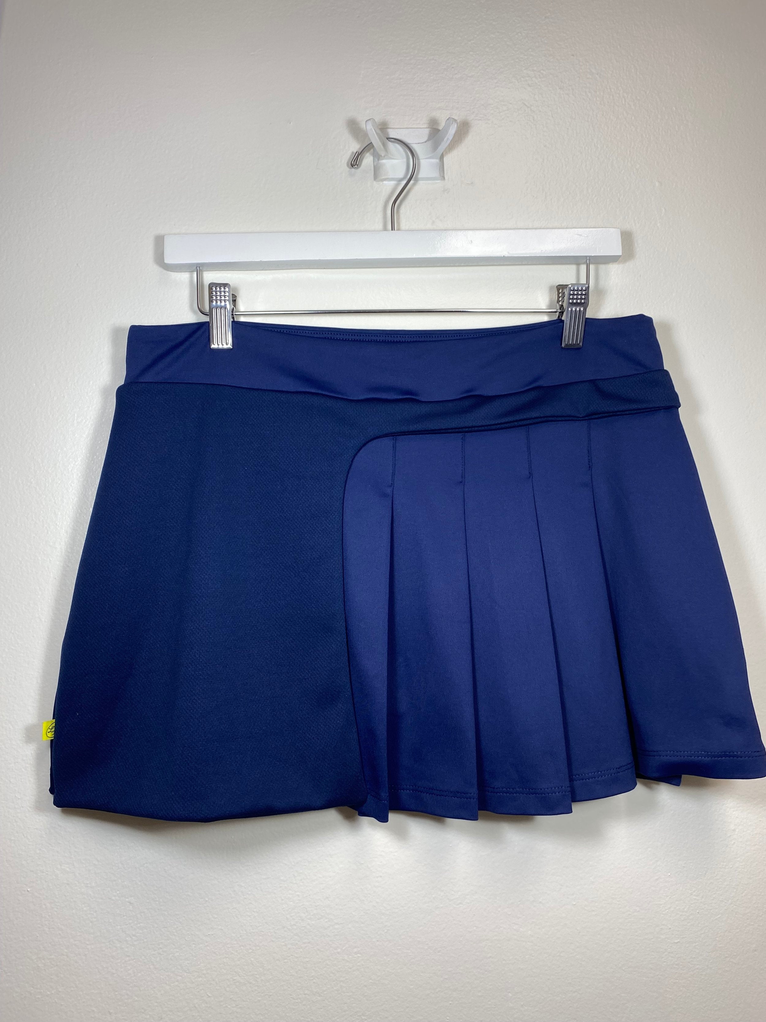 Navy pleated tennis skort for ladies